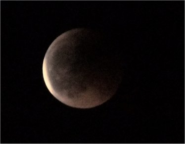 Eclissi di Luna del 15 giugno 2011 da Venezia -- © E.Stomeo (VE)
